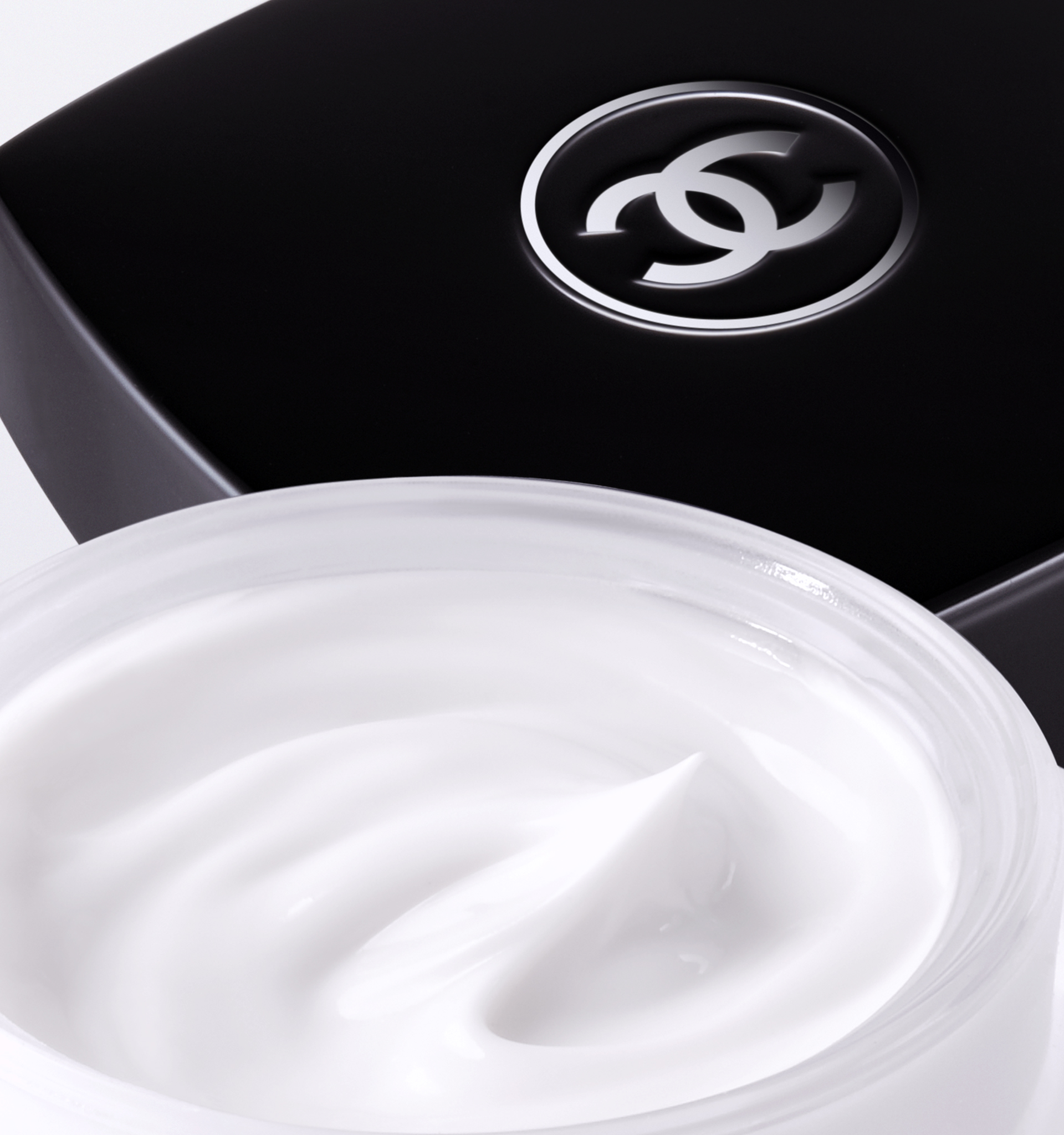 N°1 DE CHANEL REVITALIZING CREAM - REFILL Smooths – Plumps – Provides  Comfort | CHANEL