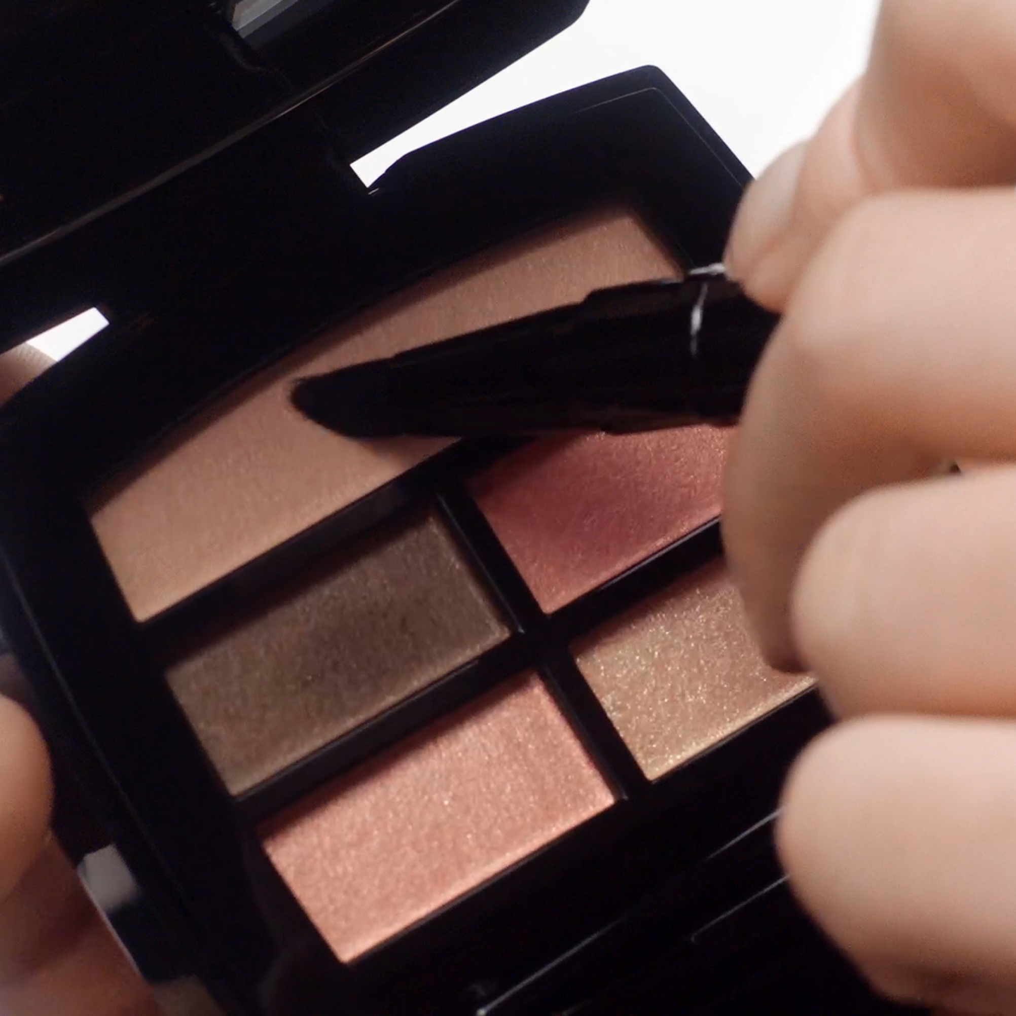 PINCEAU DUO PAUPIÈRES RÉTRACTABLE N°200 PINCEL DÚO RETRÁCTIL PARA SOMBRA DE OJOS 1PCE