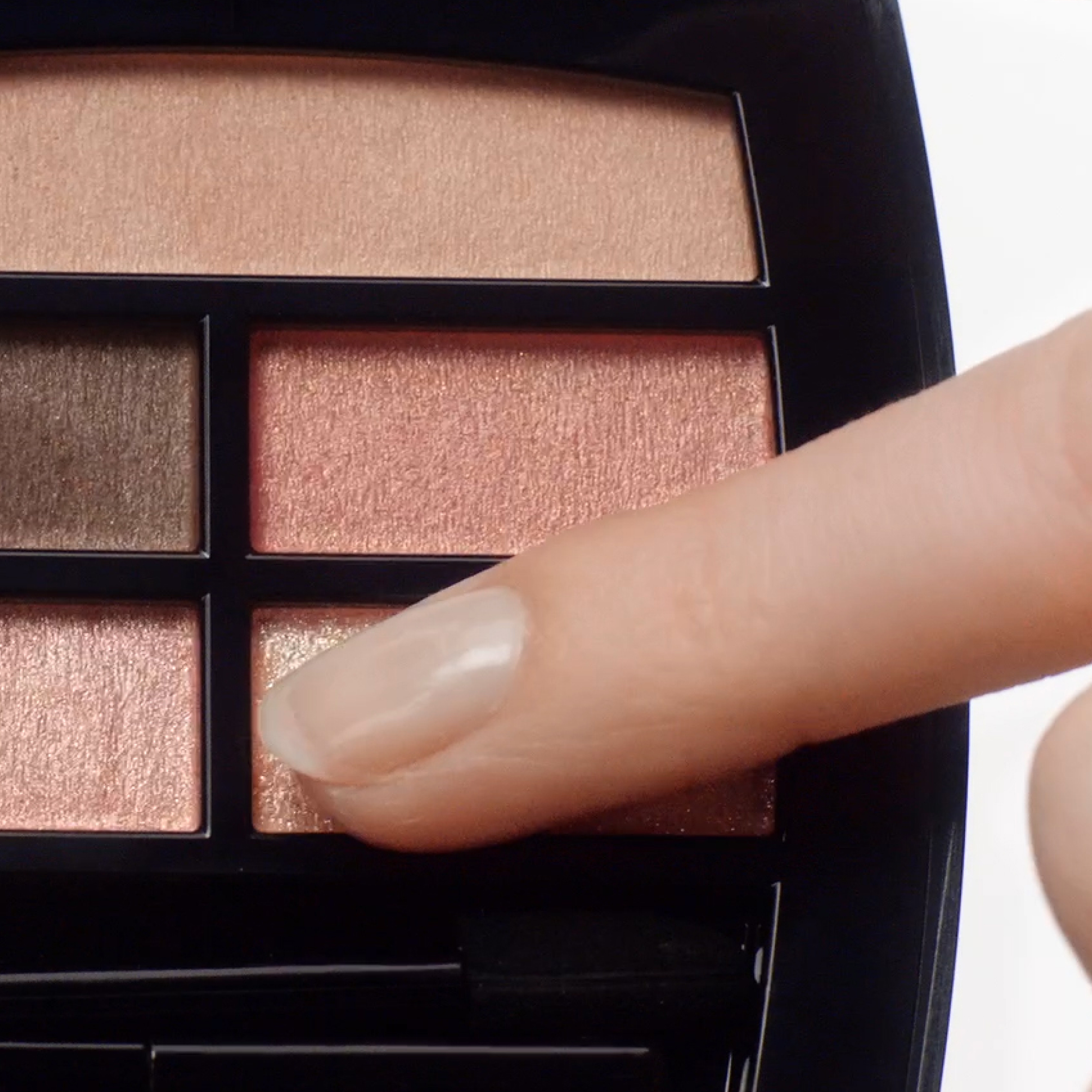 LES BEIGES PALETA DE OJOS PALETA DE OJOS EFECTO NATURAL Y RADIANTE WARM 4.5G