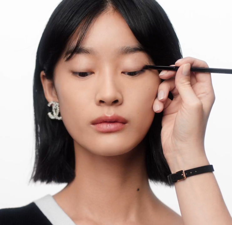 グロウイング ゲイズ - All Eyes On - 特集 | CHANEL シャネル