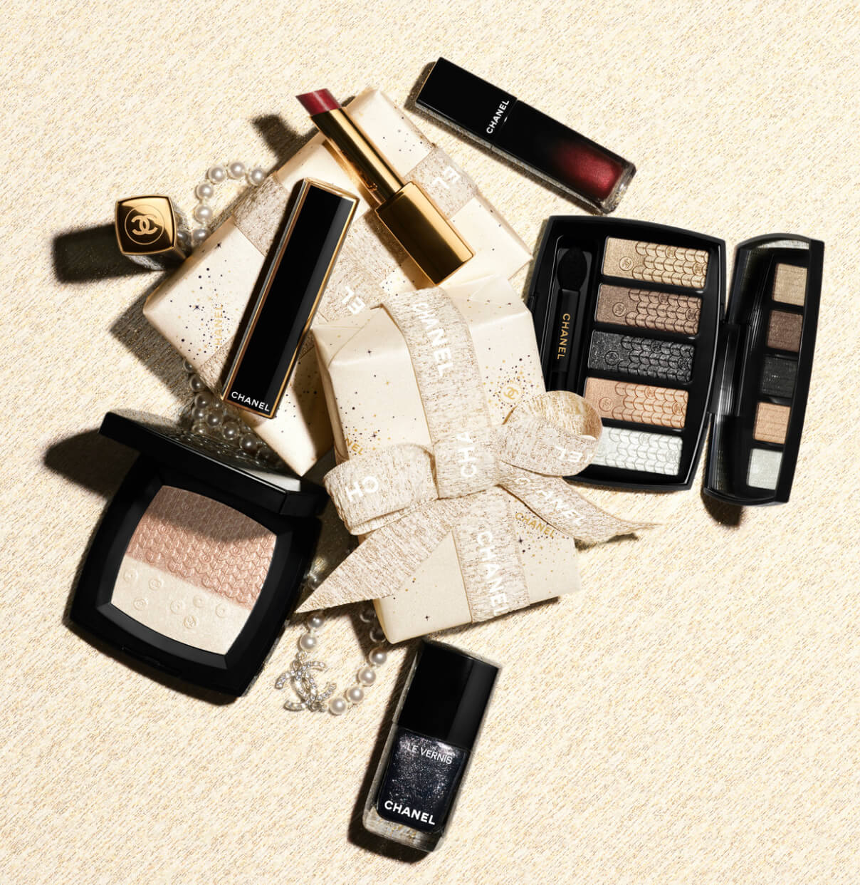 CHANEL HOLIDAY MAKEUP LOOK –