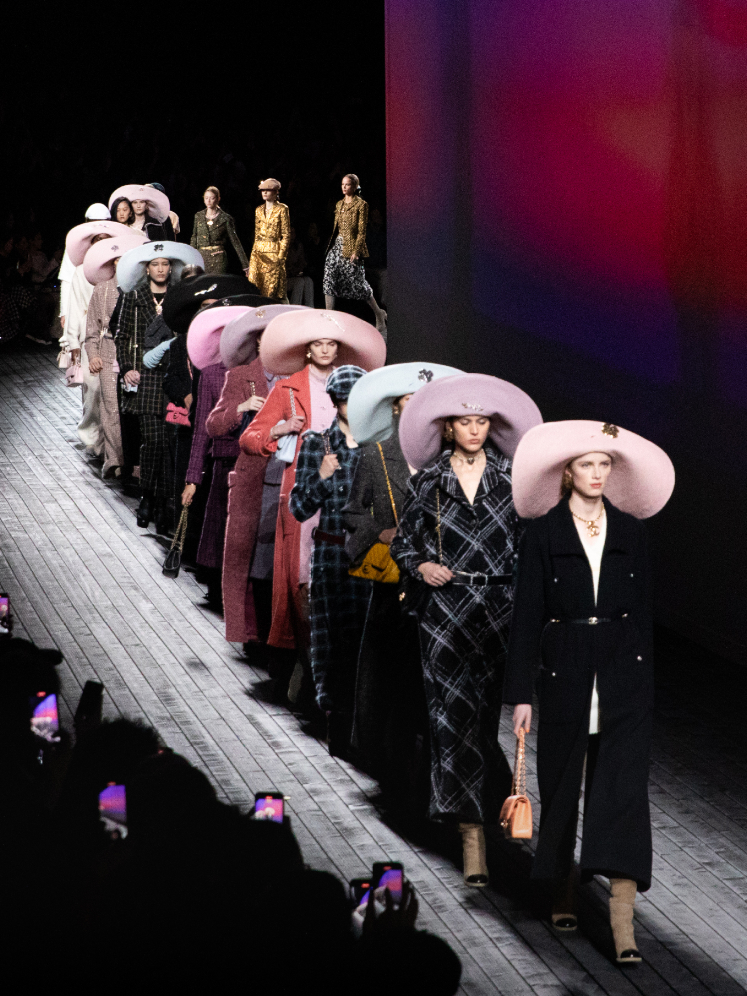 Fashion shows, Ready-to-Wear and Accessories Collections | CHANEL