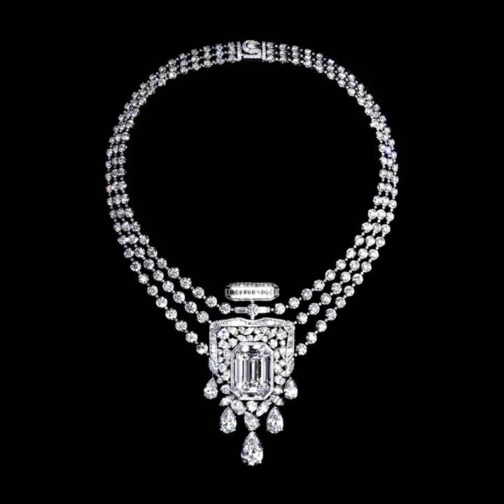 The Bottle - N°5 Collection - High Jewelry | CHANEL